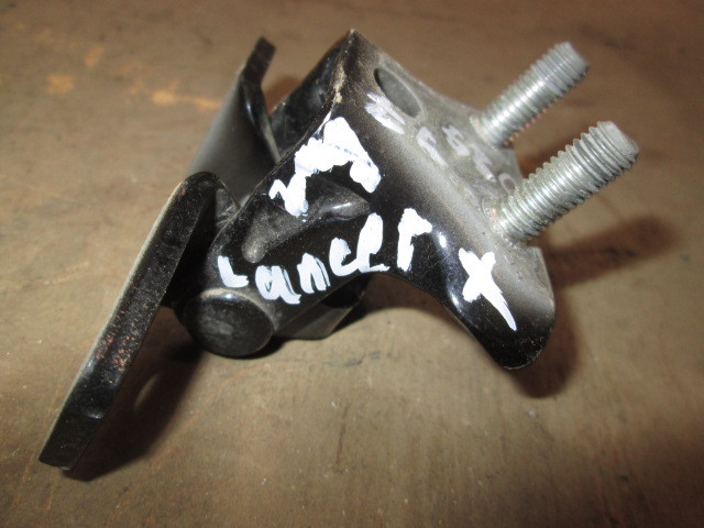 Петля двери Mitsubishi Lancer X 2007-н.в. на Mitsubishi Lancer X