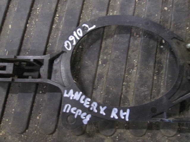 Кронштейн ручки Mitsubishi Lancer X 2007-н.в. на Mitsubishi Lancer X