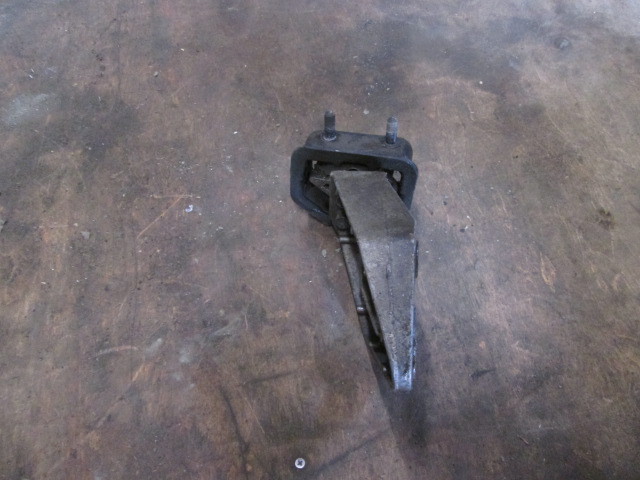 Кронштейн двигателя правый Chevrolet Lanos  2002-2009 на Chevrolet Lanos 