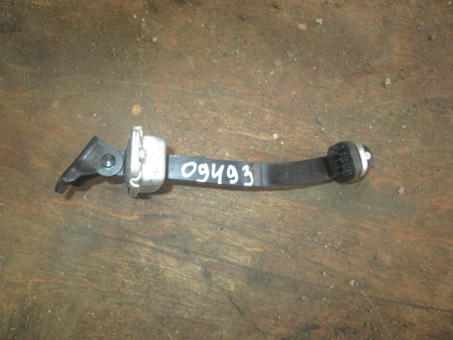 Ограничитель двери Chevrolet Captiva  2011-2013 на Chevrolet Captiva 