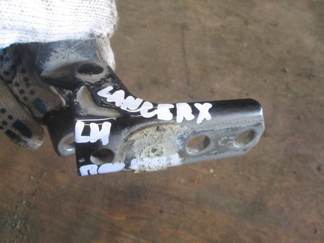 Петля двери Mitsubishi Lancer X 2007-н.в. на Mitsubishi Lancer X