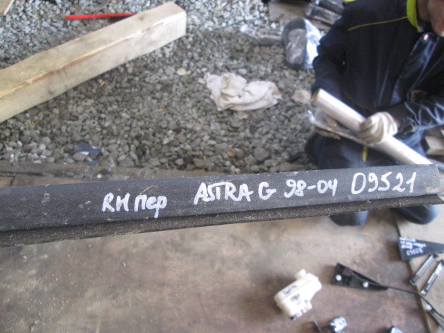 Уплотнитель стекла двери бархотка Opel Astra G 1998-2009 на Opel Astra G