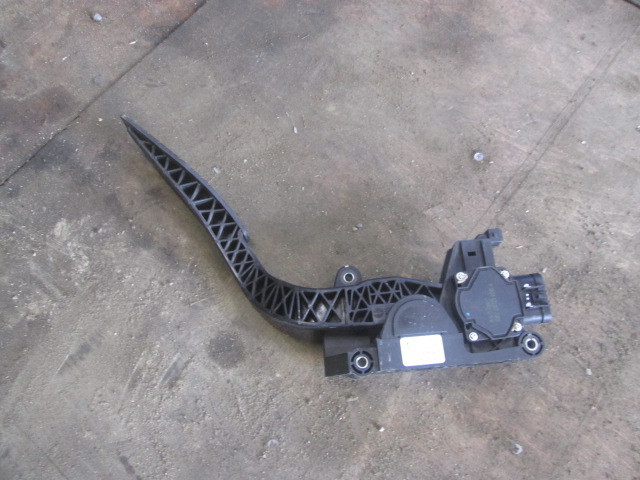 Педаль газа Chevrolet Captiva  2011-2013 на Chevrolet Captiva 