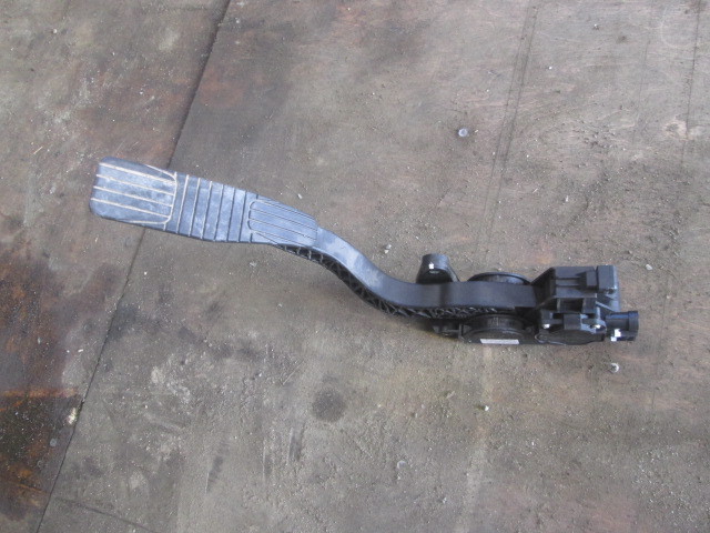 Педаль газа Chevrolet Captiva  2011-2013 на Chevrolet Captiva 