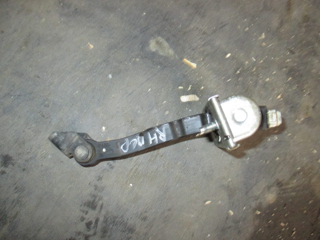 Ограничитель двери Opel Corsa D  2010-2014 на Opel Corsa D 