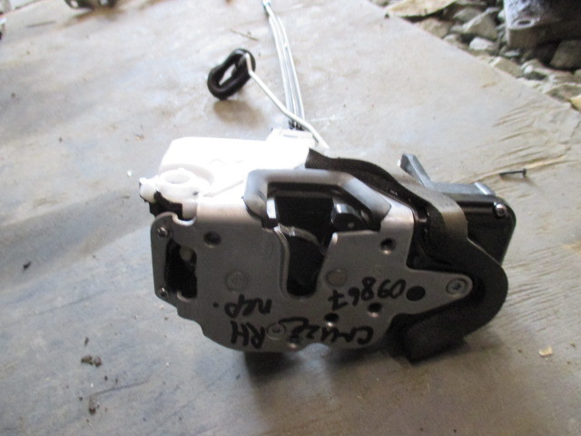 Замок двери передней правой Chevrolet Cruze 2009-2013 на Chevrolet Cruze