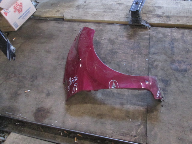 Крыло переднее правое Ford Fiesta 4 2008-2013 на Ford Fiesta 4