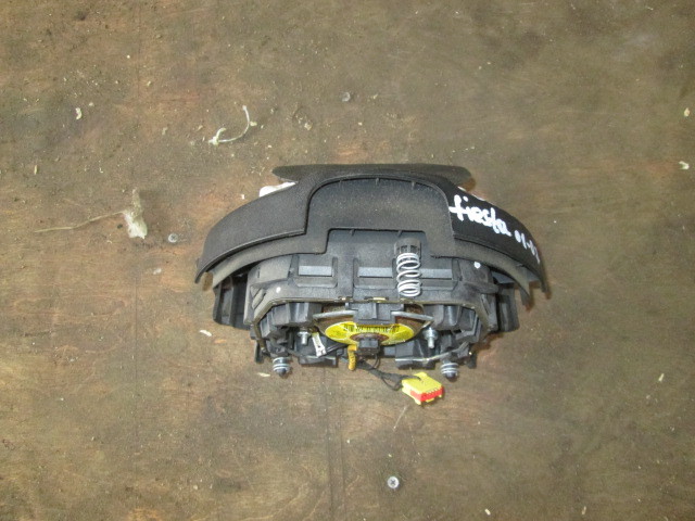 Подушка безопасности в рулевое колесо Ford Fiesta V 2001-2009 на Ford Fiesta V