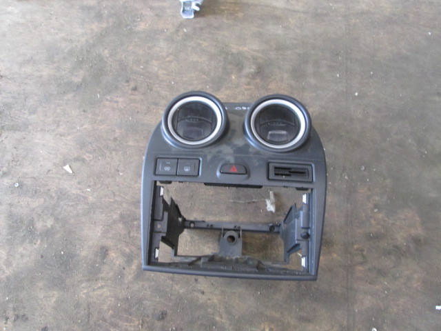 Центральная консоль с воздуховодом Ford Fiesta V 2001-2009 на Ford Fiesta V