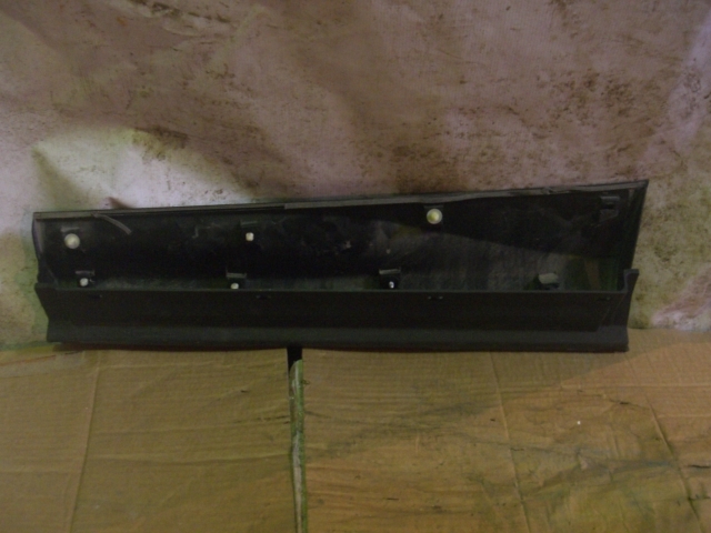 Накладка двери передней правой Toyota RAV 4  (CA40) 2012-2015 на Toyota RAV 4  (CA40)