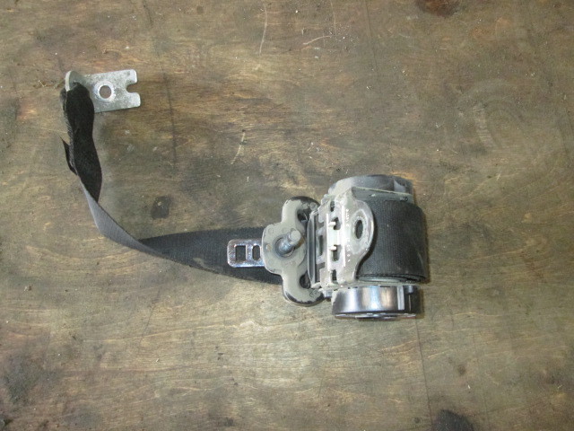 Ремень безопасности Ford Fiesta V 2001-2009 на Ford Fiesta V