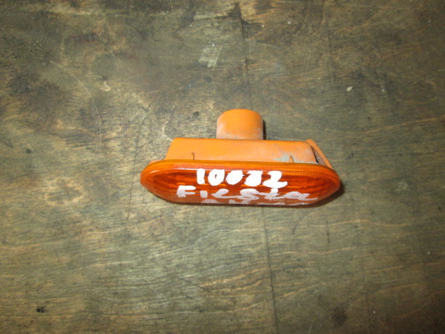 Повторитель на крыло Ford Fiesta V 2001-2009 на Ford Fiesta V