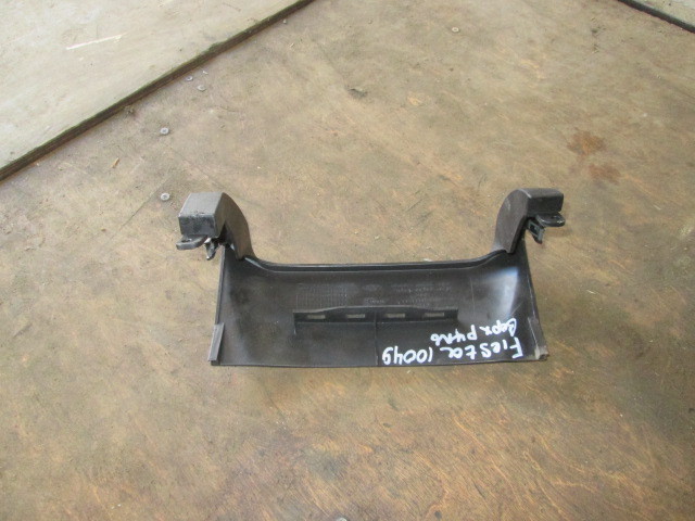 Обшивка рулевой колонки верхняя часть Ford Fiesta V 2001-2009 на Ford Fiesta V