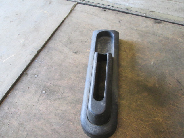 Обшивка  Ford Fiesta V 2001-2009 2S6XA044C82 на Ford Fiesta V