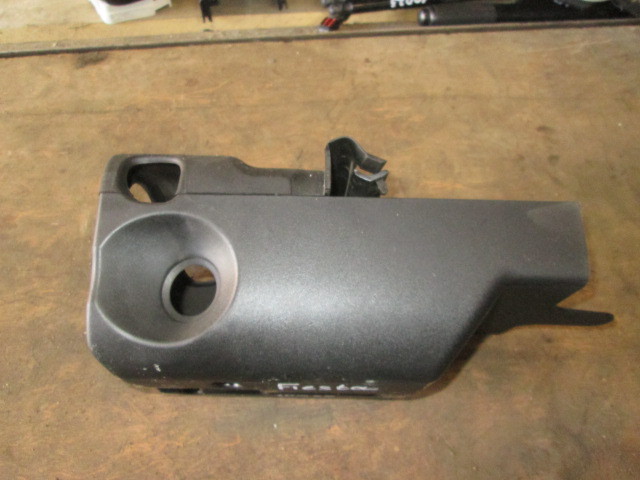Обшивка рулевой колонки Ford Fiesta V 2001-2009 на Ford Fiesta V