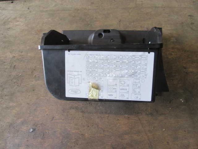 Бардачок Ford Fiesta V 2001-2009 на Ford Fiesta V