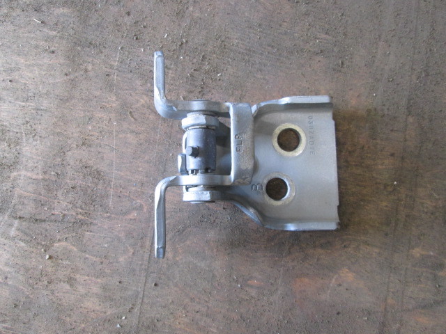 Петля двери Ford Fiesta V 2001-2009 на Ford Fiesta V
