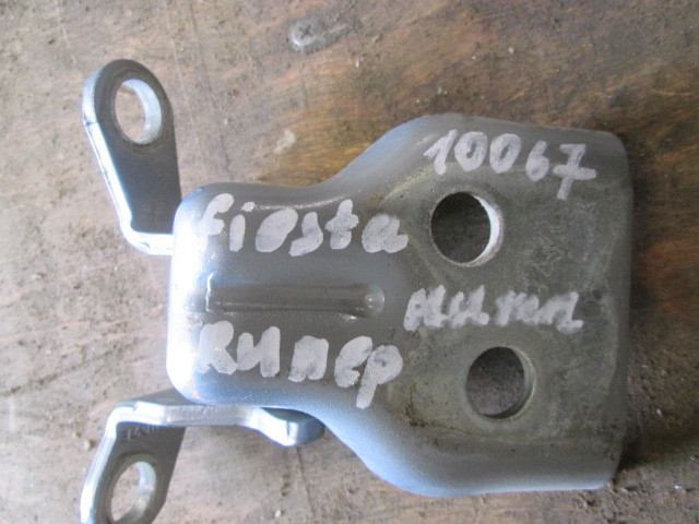Петля двери Ford Fiesta V 2001-2009 на Ford Fiesta V