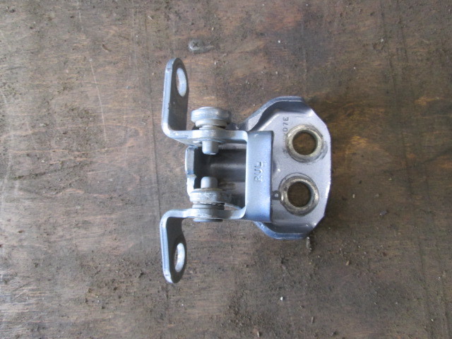 Петля двери Ford Fiesta V 2001-2009 на Ford Fiesta V