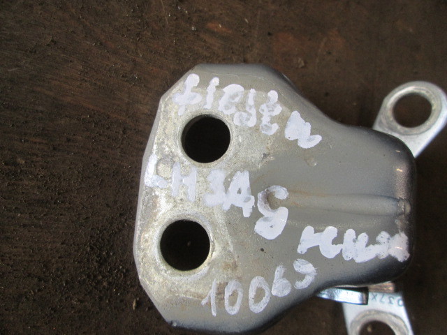 Петля двери Ford Fiesta V 2001-2009 на Ford Fiesta V