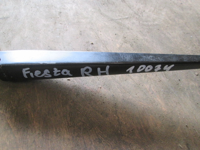Поводок стеклоочистителя передний правый Ford Fiesta V 2001-2009 на Ford Fiesta V