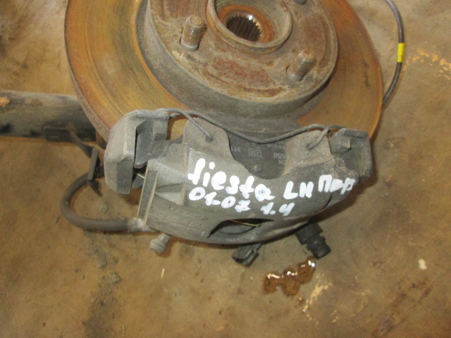 Суппорт передний левый Ford Fiesta V 2001-2009 на Ford Fiesta V