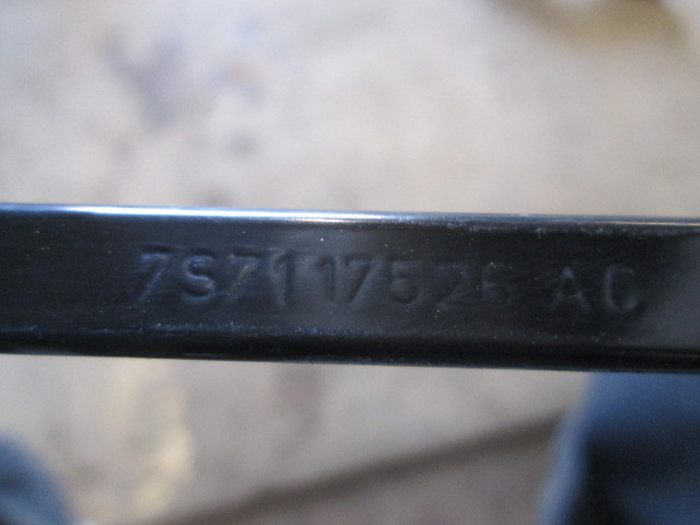 Поводок стеклоочистителя передний правый Ford Mondeo 4 2007-2010 на Ford Mondeo 4