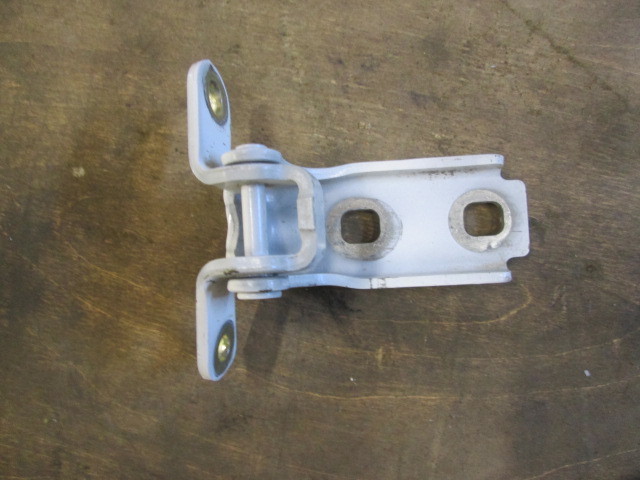 Петля двери Chevrolet Cruze 2009-2013 на Chevrolet Cruze