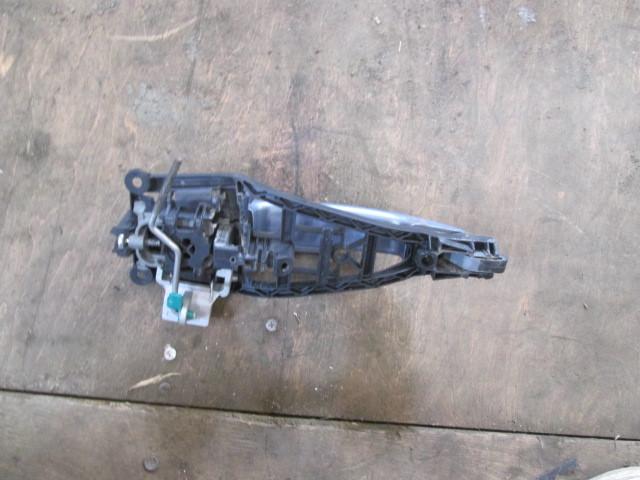 Ручка двери наружная правая Opel Corsa D  2010-2014 на Opel Corsa D 