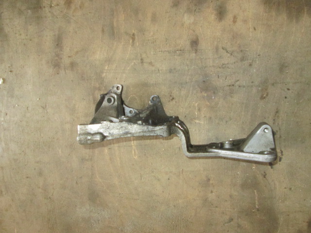 Кронштейн генератора Ford Mondeo 4 2007-2010 на Ford Mondeo 4