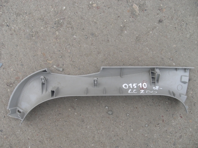 Обшивка двери багажника Toyota Land Cruiser 200 2007-2012    6793760140 на Toyota Land Cruiser 200
