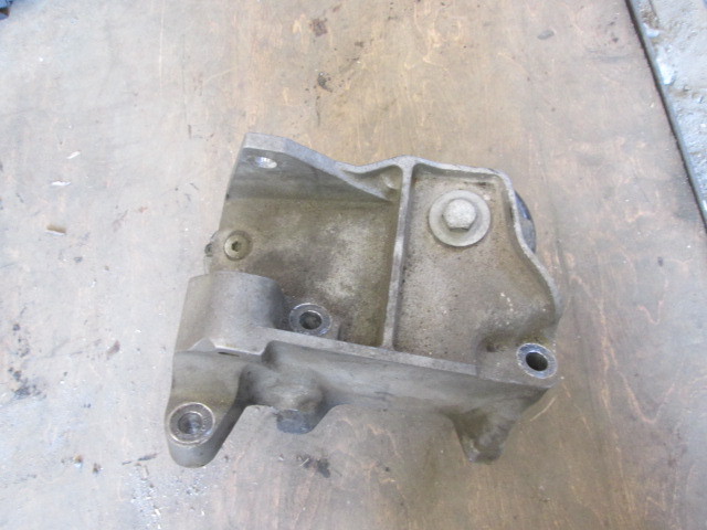 Кронштейн двигателя левый Ford Mondeo 4 2007-2010 на Ford Mondeo 4