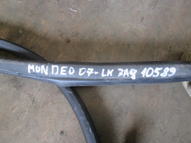 Уплотнитель форточки левой Ford Mondeo 4 2007-2010 на Ford Mondeo 4