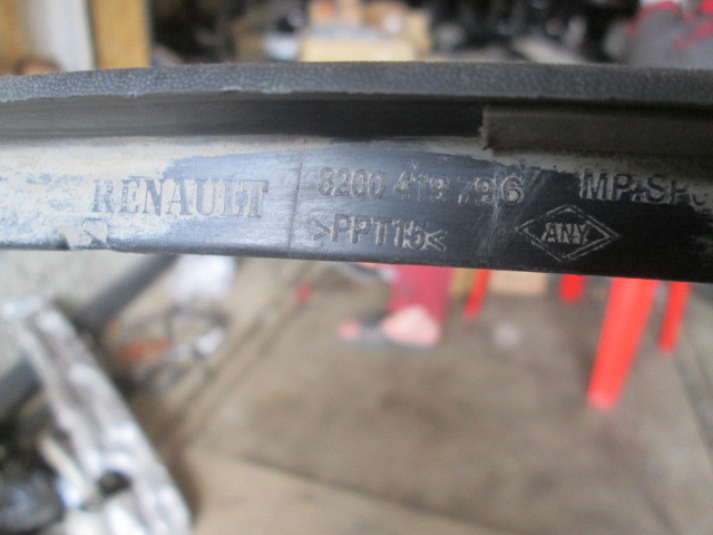 Накладка заднего крыла правого Renault logan I 2004-2009 на Renault logan I