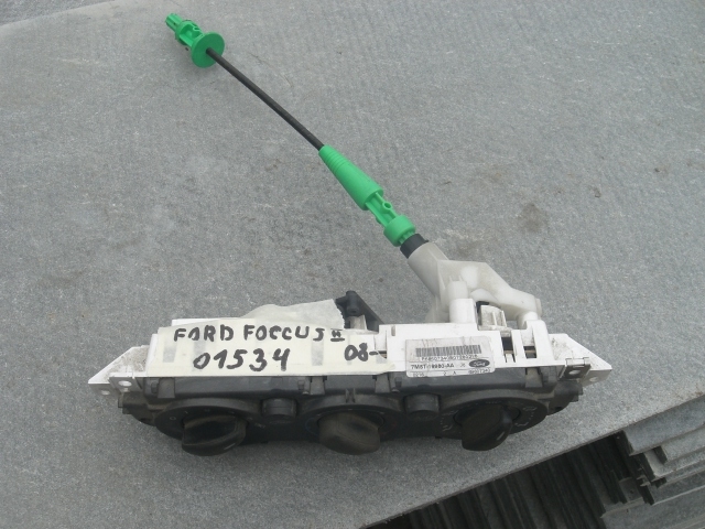 Блок управления климатической установкой Ford Focus 2 2005-2008 на Ford Focus 2