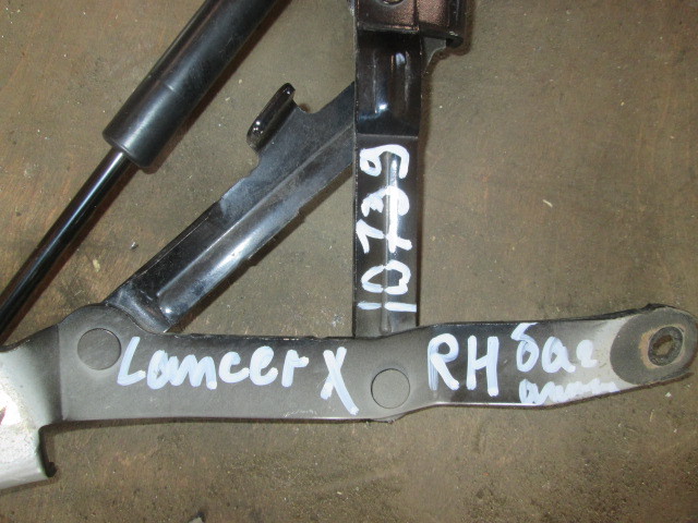 Петля багажника правая  Mitsubishi Lancer X 2007-н.в. на Mitsubishi Lancer X