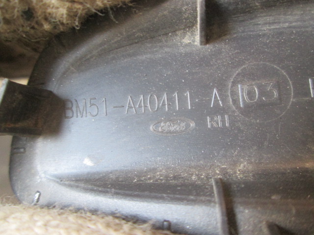 Кнопка открывания лючка бензобака Ford Focus 3 2011-2015 на Ford Focus 3