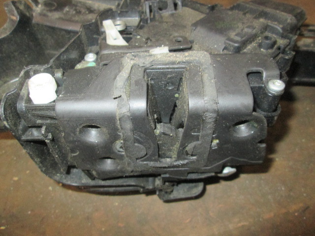 Замок двери задней левой Ford Focus 2 2005-2008 на Ford Focus 2