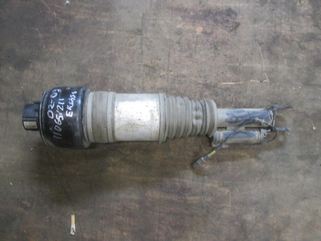 Стойка амортизатора передний Mercedes-Benz E-Class W211,S211 2002-2006 на Mercedes-Benz E-Class W211,S211