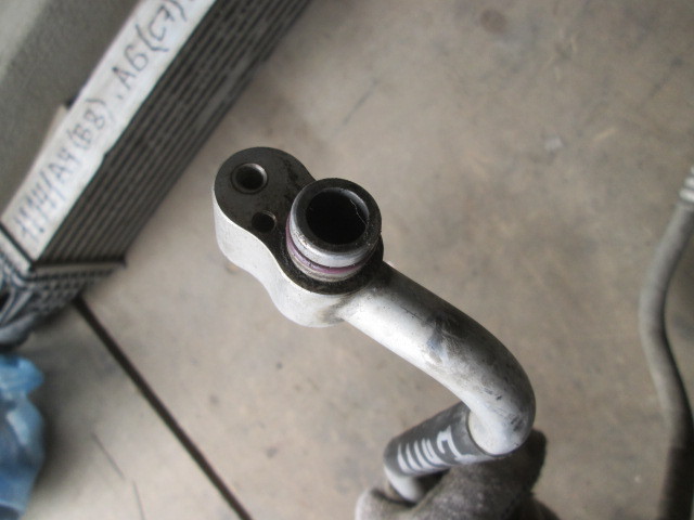 Трубка кондиционера Audi A4 (B8) 2007-2011 на Audi A4 (B8)