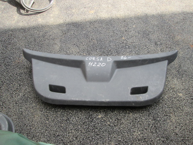 Обшивка двери багажника на Opel Corsa IV (D) 2006-2010 на Opel Corsa D 