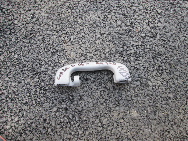 Ручка внутренняя потолочная Opel Corsa D  2010-2014 на Opel Corsa D 