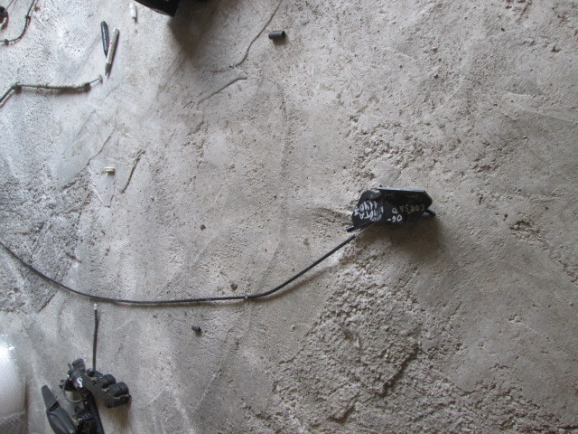 Ручка открывания капота Opel Corsa D  2006-2010 на Opel Corsa D 