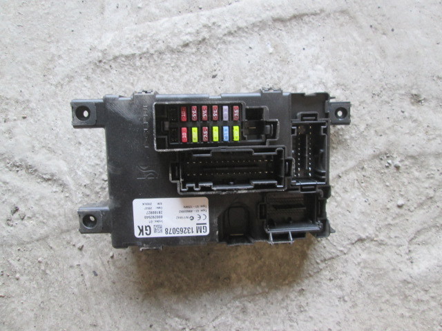 Блок предохранителей Opel Corsa D  2010-2014 на Opel Corsa D 