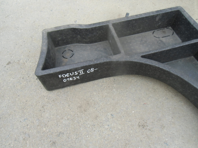 Ящик для инструмента Ford Focus 2 2005-2008 на Ford Focus 2
