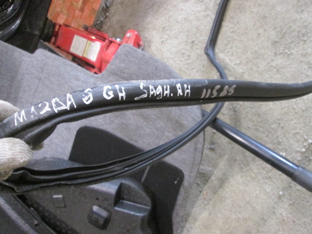 Уплотнитель двери Mazda 6 (GH) 2007-2010 на Mazda 6 (GH)