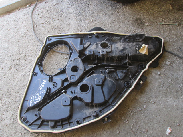 Обшивка двери задней левой Ford Fiesta V 2001-2009 на Ford Fiesta V