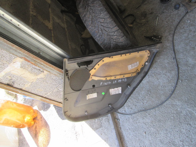Обшивка двери задней левой Ford Fiesta V 2001-2009 на Ford Fiesta V