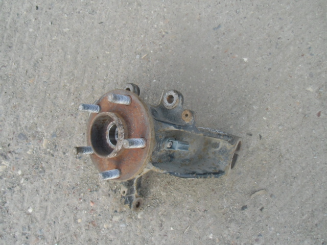 Кулак поворотный передний левый Ford Focus 2 2005-2008 на Ford Focus 2