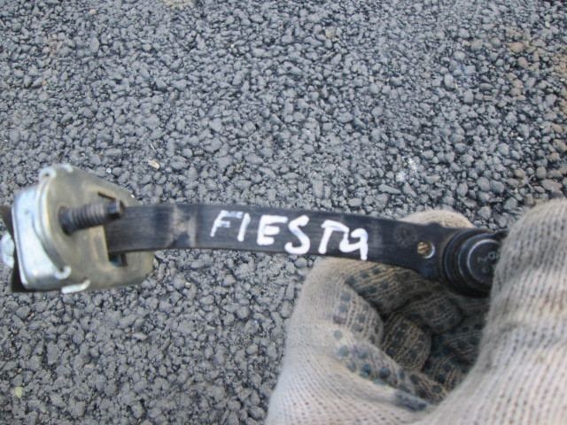 Ограничитель двери Ford Fiesta V 2001-2009 на Ford Fiesta V